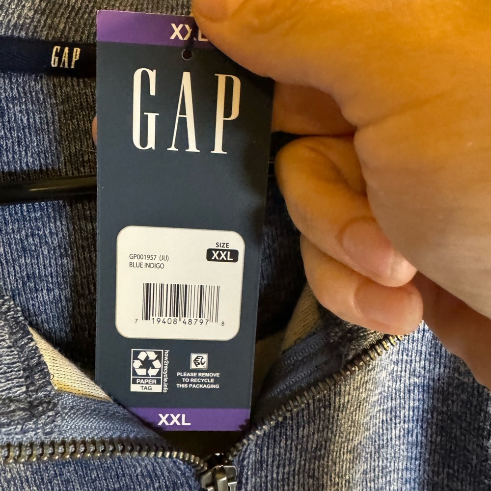 Gap sweater